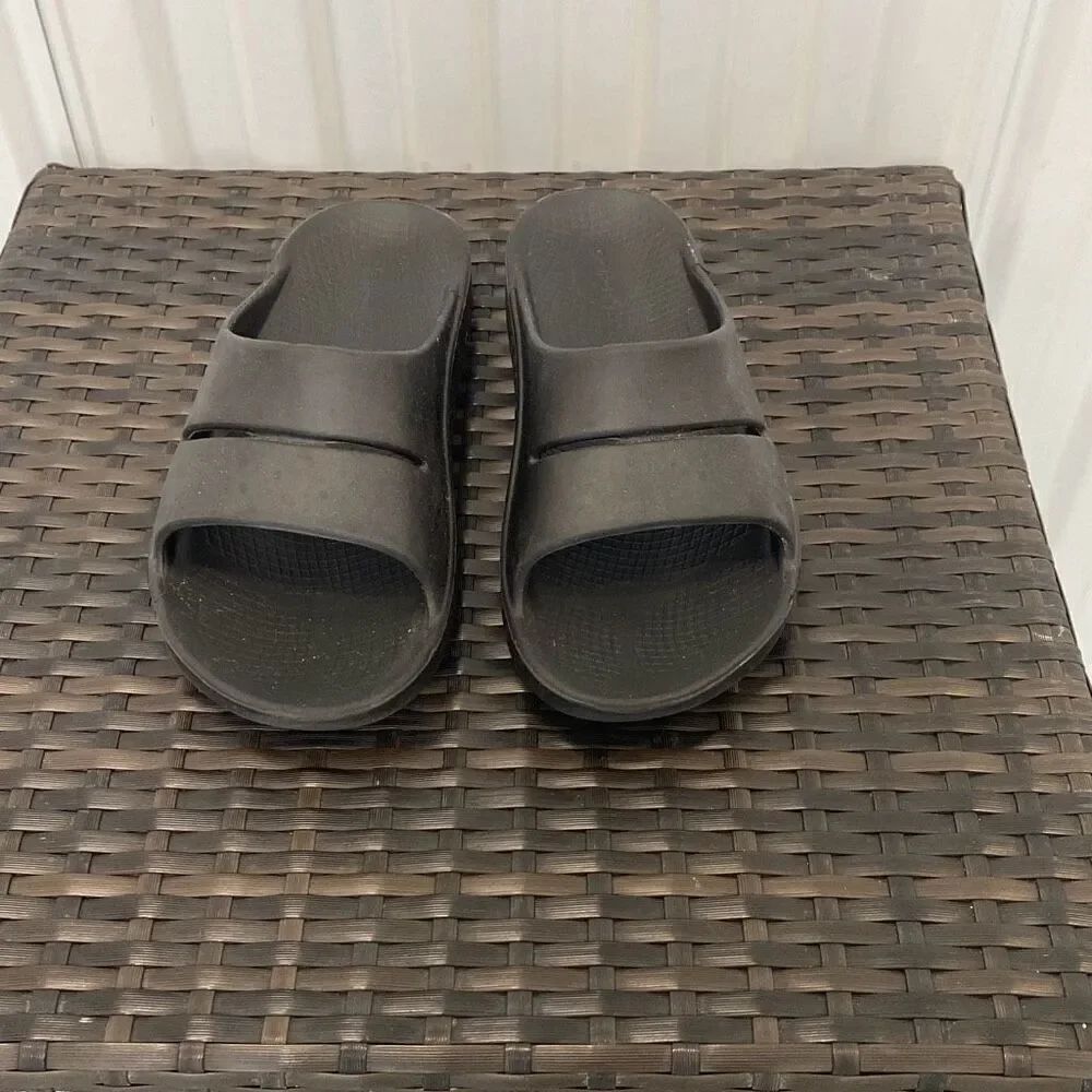 Oofos Sandals Mens size 11